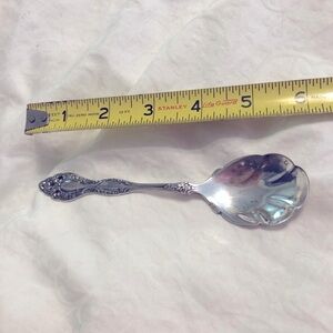 Elegant Silver Plated Shell Sugar Serving Spoon. Beautiful for any occasion. 💗🎁